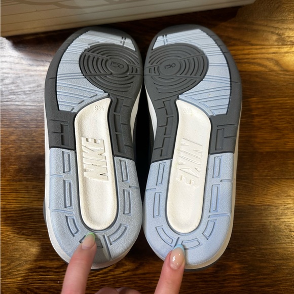 Jordan sneakers - Picture 4 of 7